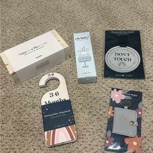 NWT Kicks & Crawl Baby Baby Memories Accessories Set